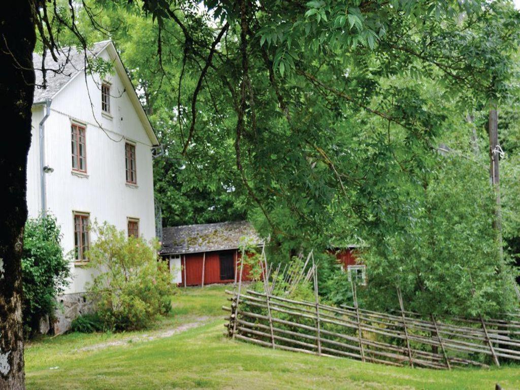 Amazing Home In Mellerud With 4 Bedrooms And Wifi Exterior photo