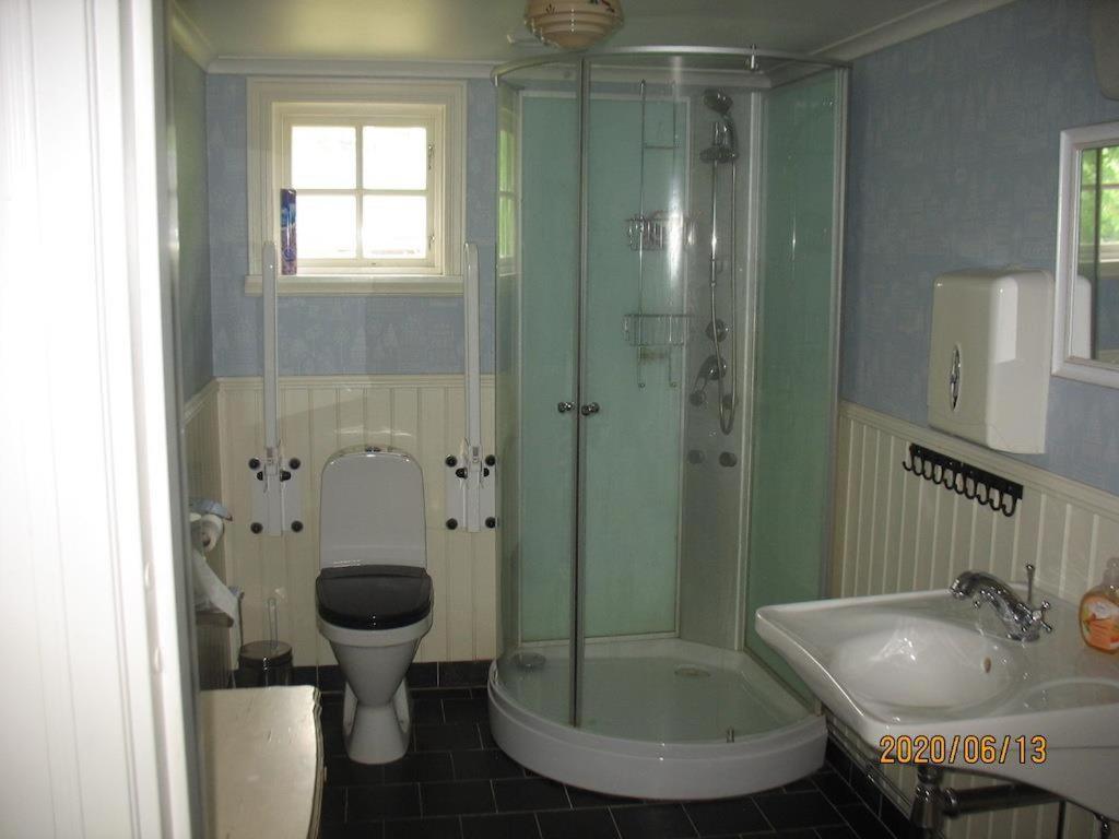 Amazing Home In Mellerud With 4 Bedrooms And Wifi Exterior photo