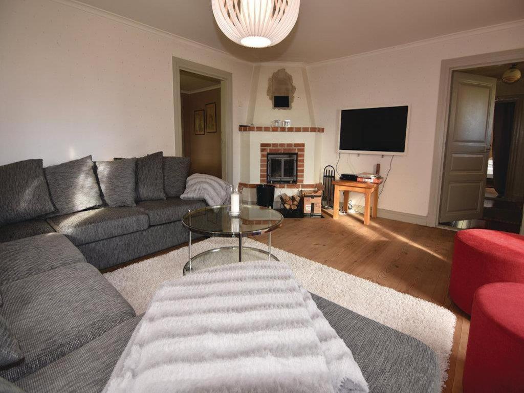 Amazing Home In Mellerud With 4 Bedrooms And Wifi Exterior photo